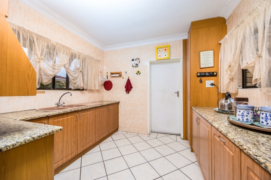 9 Bedroom Property for Sale in Vierlanden Western Cape